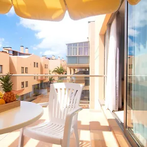 https://2br-apt-next-to-esquinzo-beach-private-terrace.in-canary-islands.com